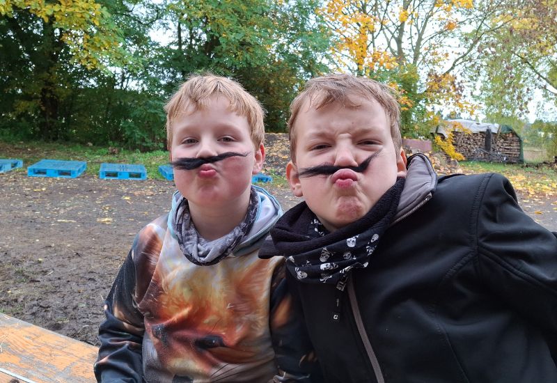 Herbstferien voller Abenteuer – wenn Natur, Kreativität und Gemeinschaft Kinder stark machen